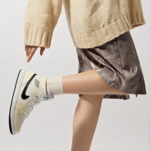 Nike air jordan 1 mid sneakers - Picture 2 of 4